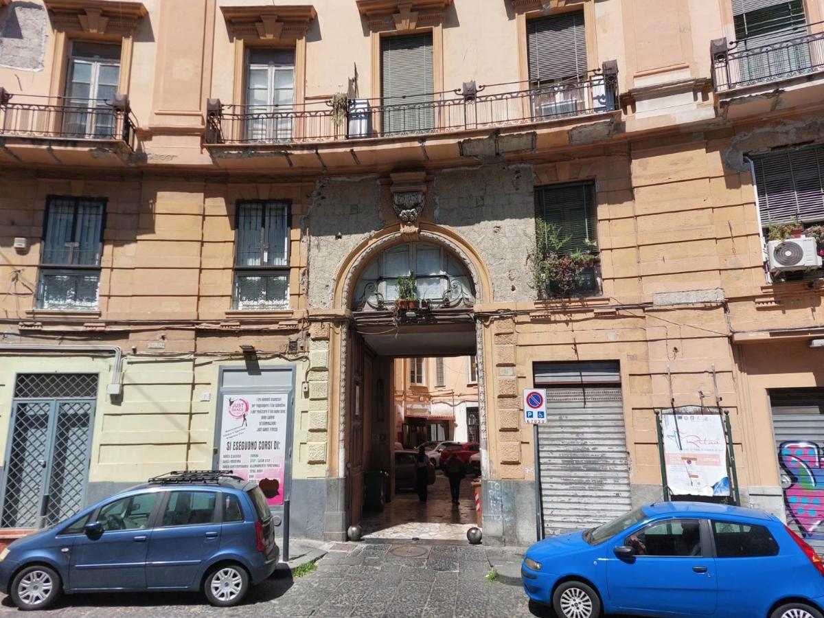 La Finestra Di Fronte Apartment Naples Exterior photo