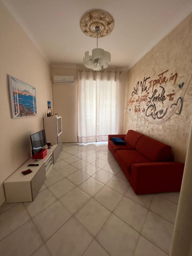 La Finestra Di Fronte Apartment Naples Exterior photo