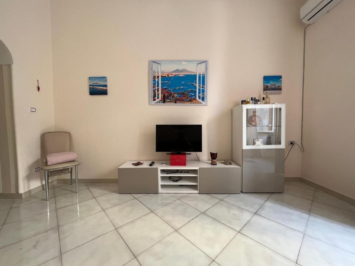 La Finestra Di Fronte Apartment Naples Exterior photo